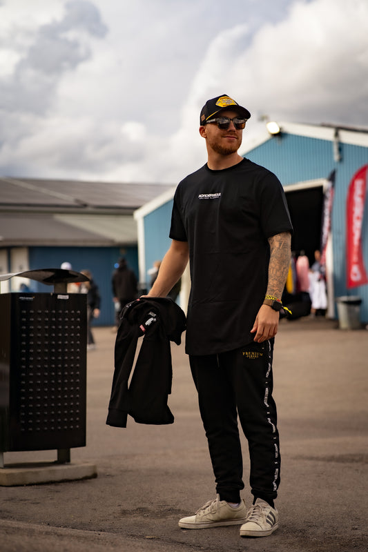 Roaderwear T-shirt - Merch Black Tee