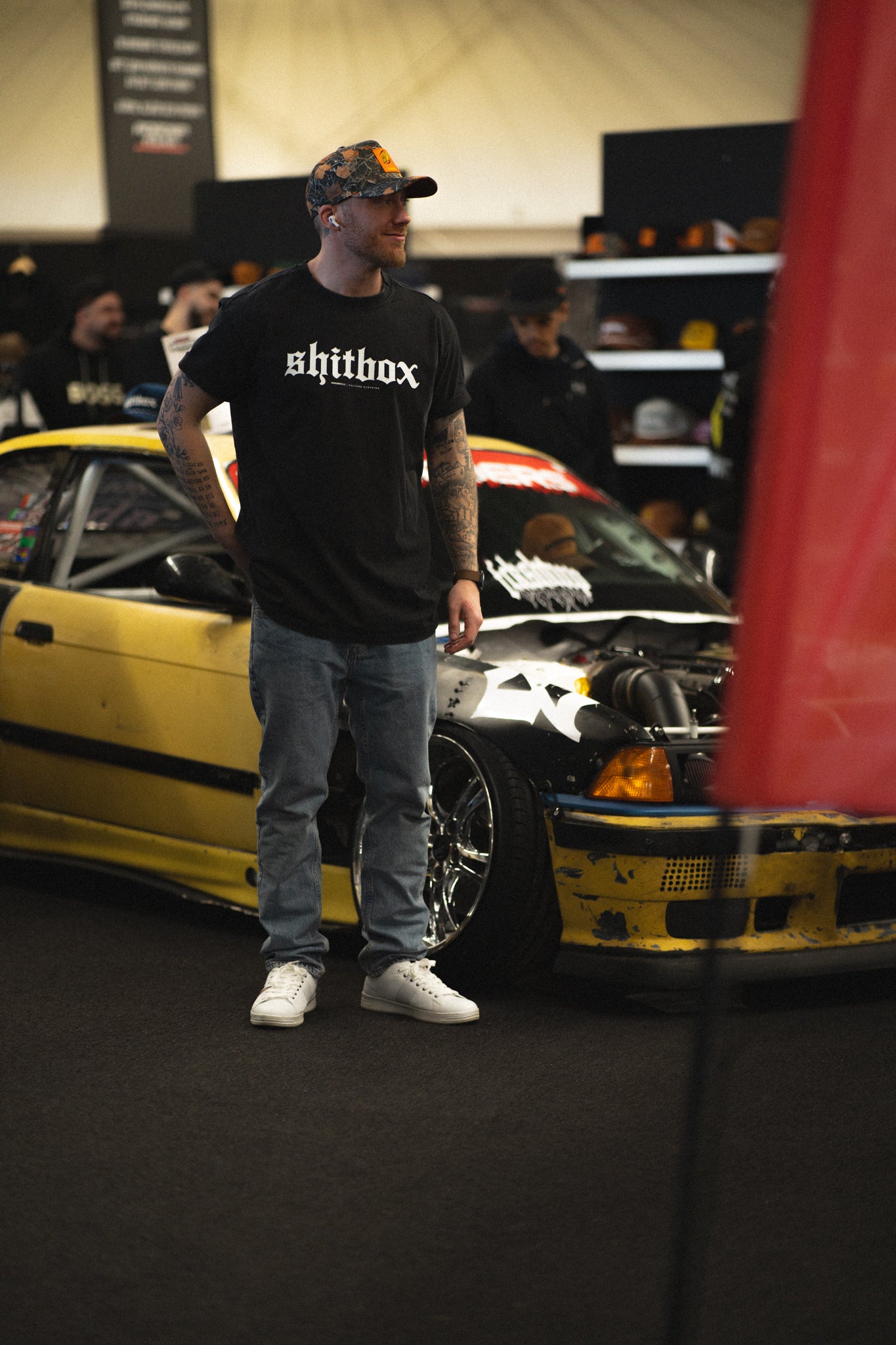 "Shitbox" Acidwash Svart Tee T-shirt – Vitt tryck