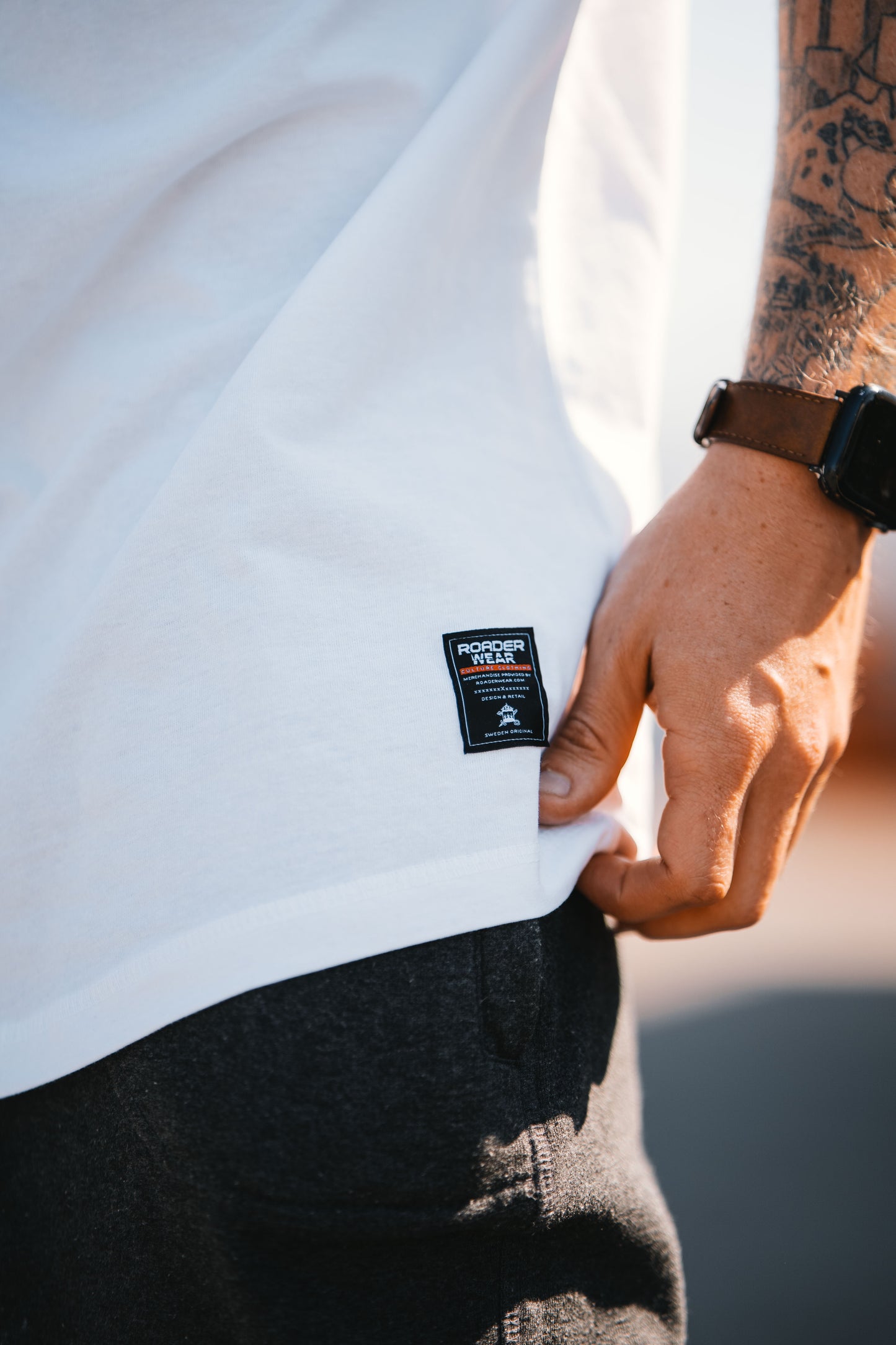 Roaderwear "Shitbox" Tee – Röd / Vit