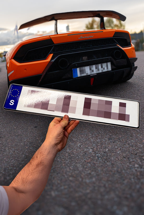 Critical V2 Blurred Regskylt EU-storlek