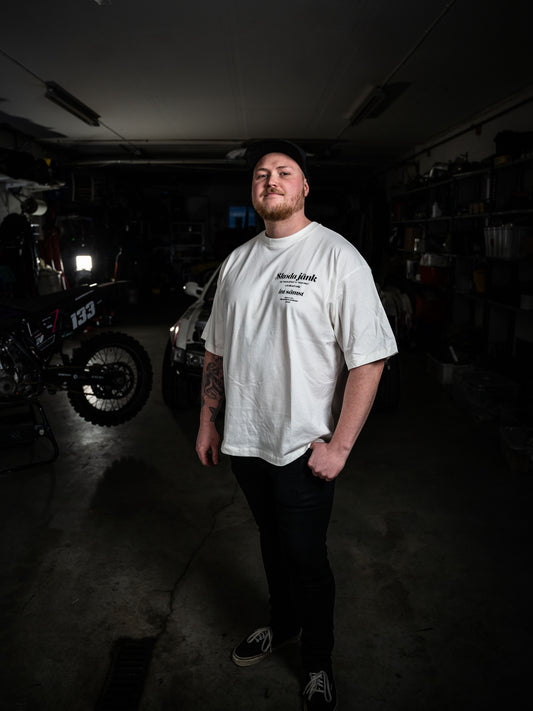 ONROADERS PODCAST SKODAJÄNK WHITE T-SHIRT