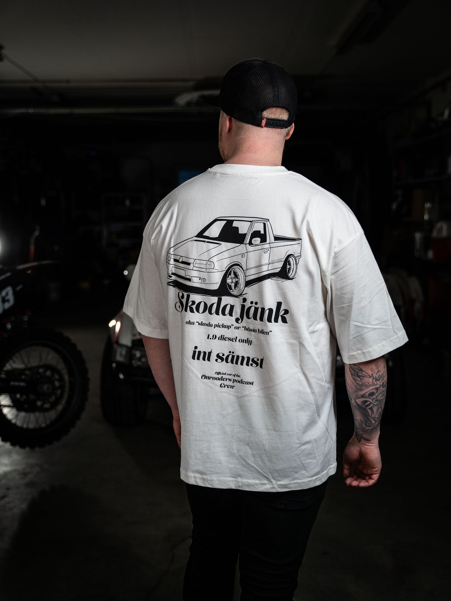 ONROADERS PODCAST SKODAJÄNK WHITE T-SHIRT