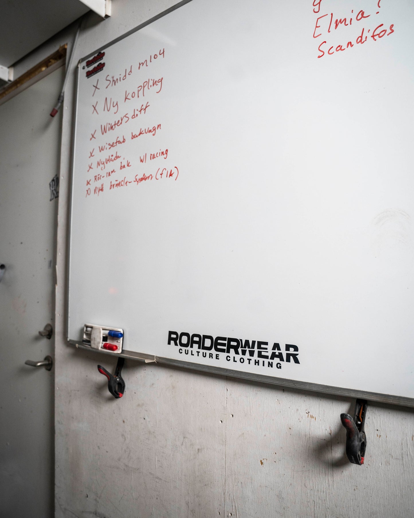 Roaderwear Stickers Black Die-Cut