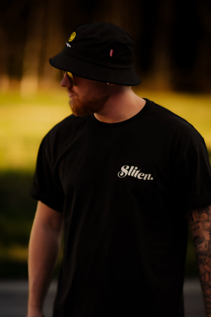 "Sliten" Roaderwear T-shirt Classic Fit - Svart