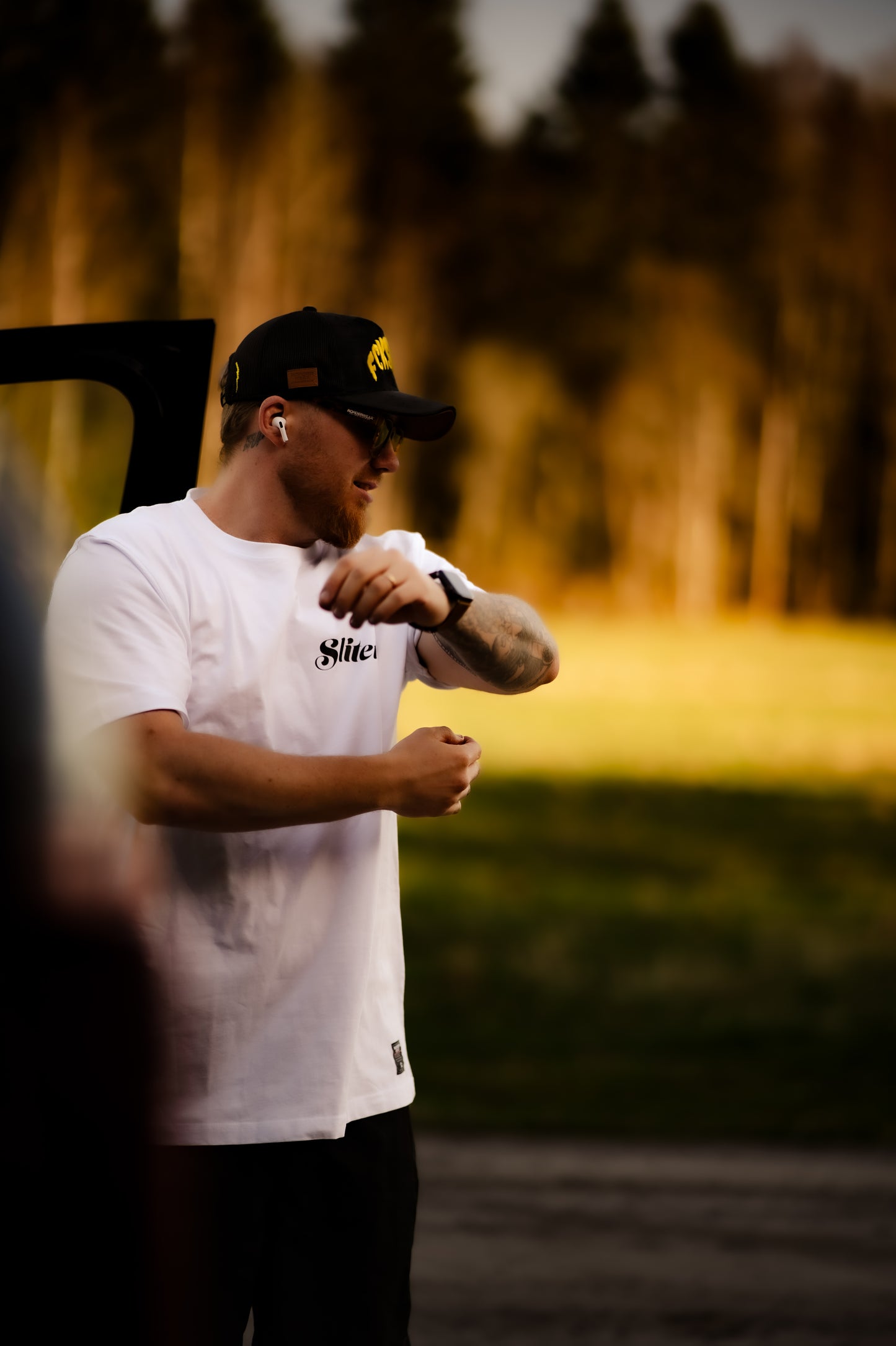 "Sliten" Roaderwear T-shirt Classic Fit - Vit