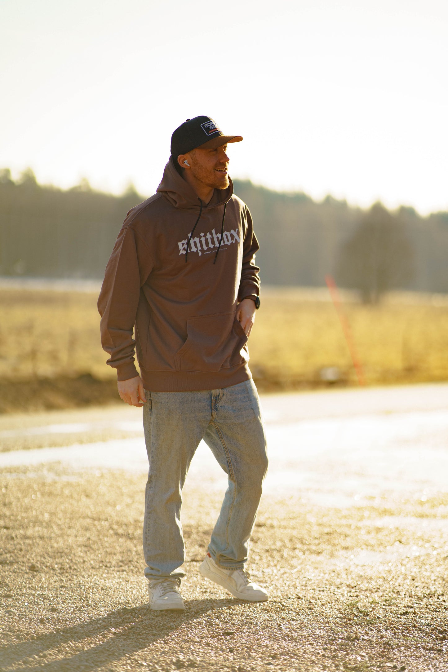 “Shitbox” Hoodie – Mocha / Vit