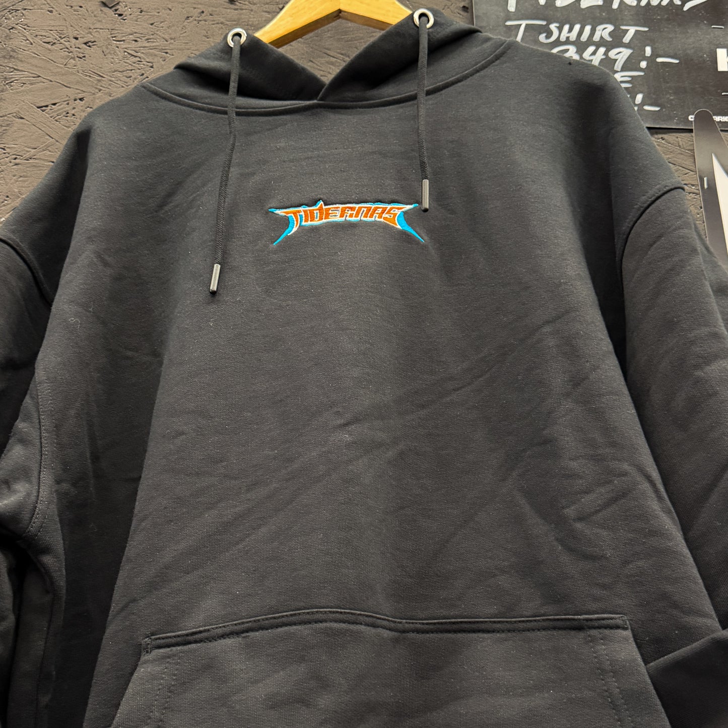 TIDERNAS Free Jussi Hoodie - Brodyr