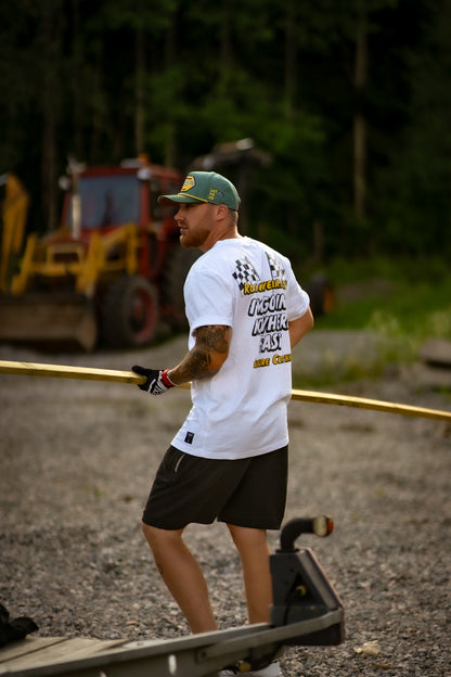 Roaderwear Im Going Nowhere Fast Vit Classic T-shirt