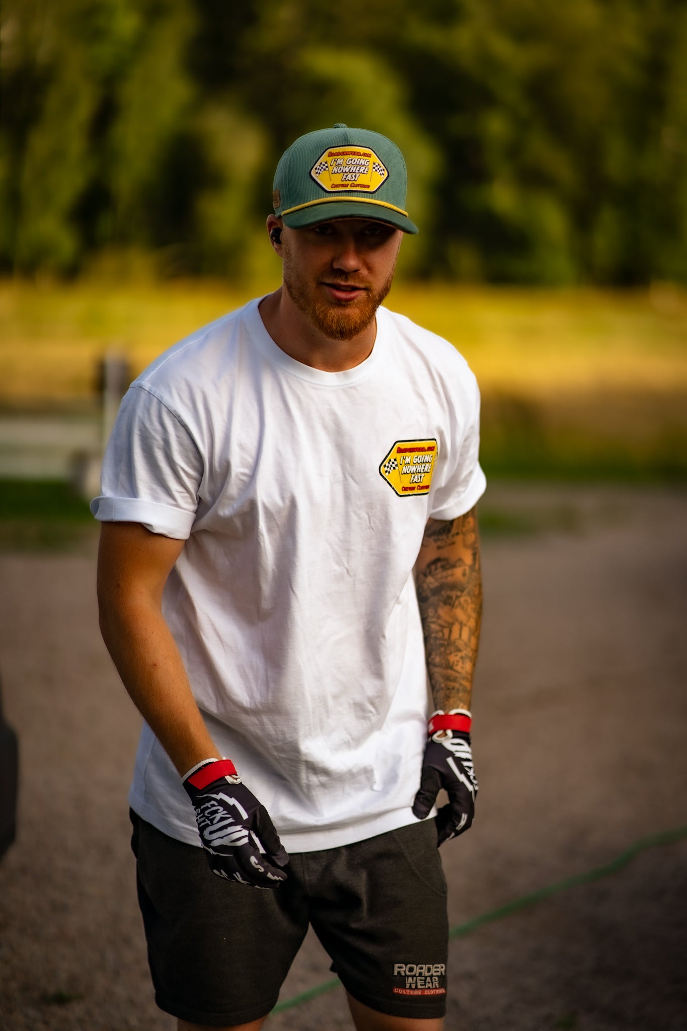 Roaderwear Im Going Nowhere Fast Vit Classic T-shirt
