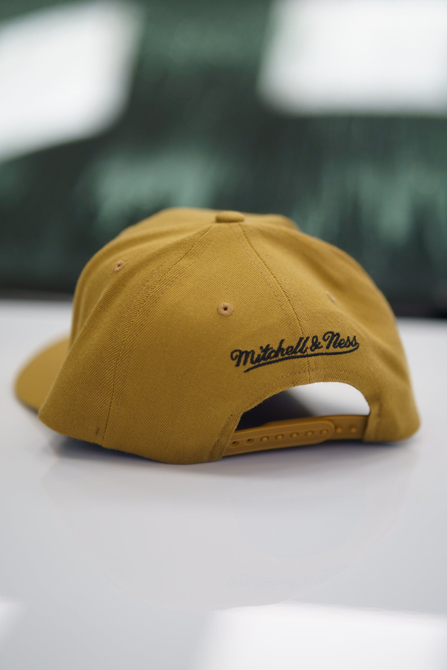 Mitchell & Ness Keps - Own Brand Pinscript Tan/Black Red Classic