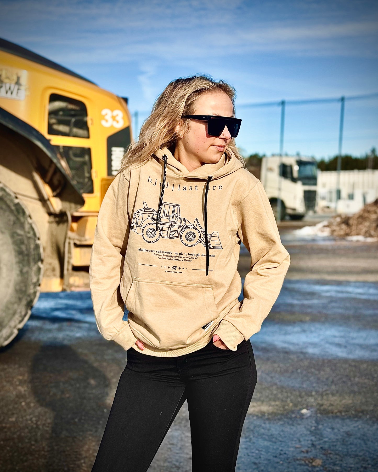 Raketforskaren - Hjullastare - Beige Hoodie