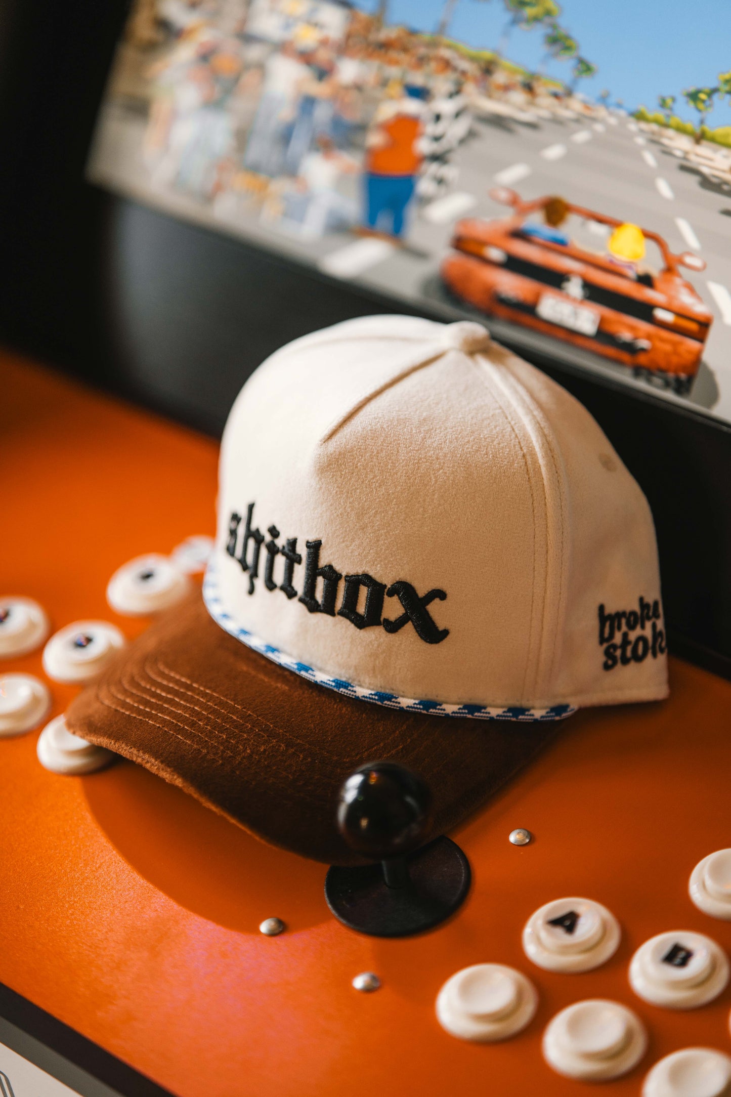 Roaderwear 5-panel keps – Shitbox Milk & Torque (Cream/Brown/Blue)