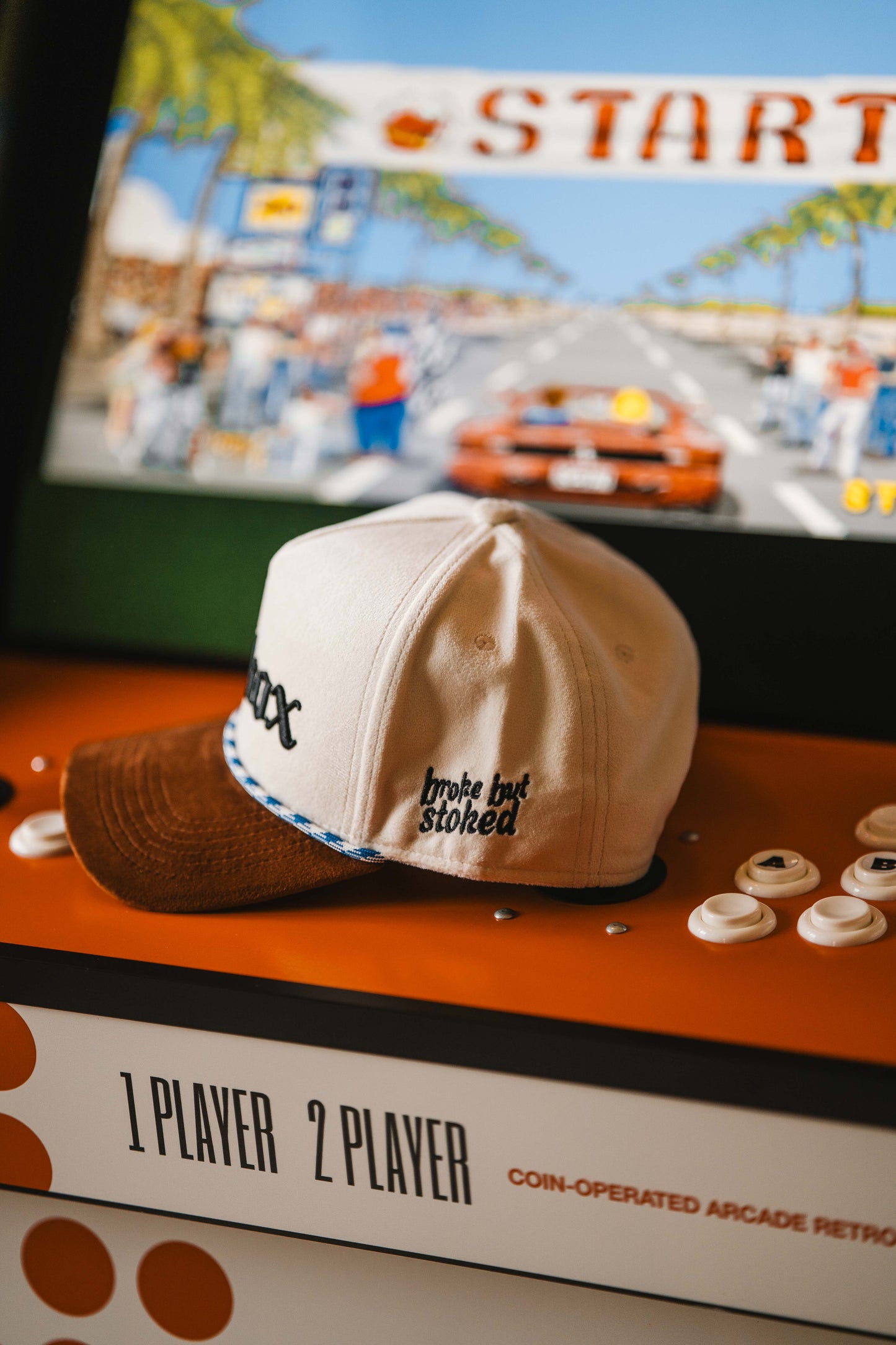 Roaderwear 5-panel keps – Shitbox Milk & Torque (Cream/Brown/Blue)