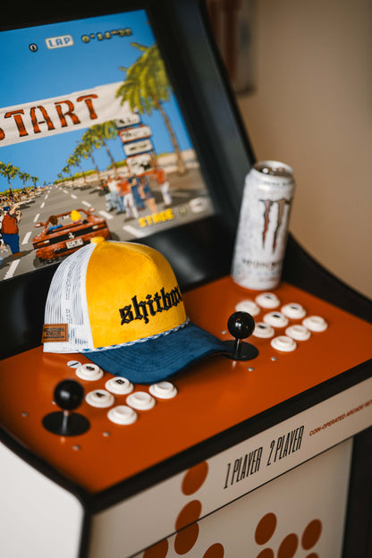 Roaderwear 5-panel keps – Shitbox Boosted Banana (Yellow/Blue/White Mesh)