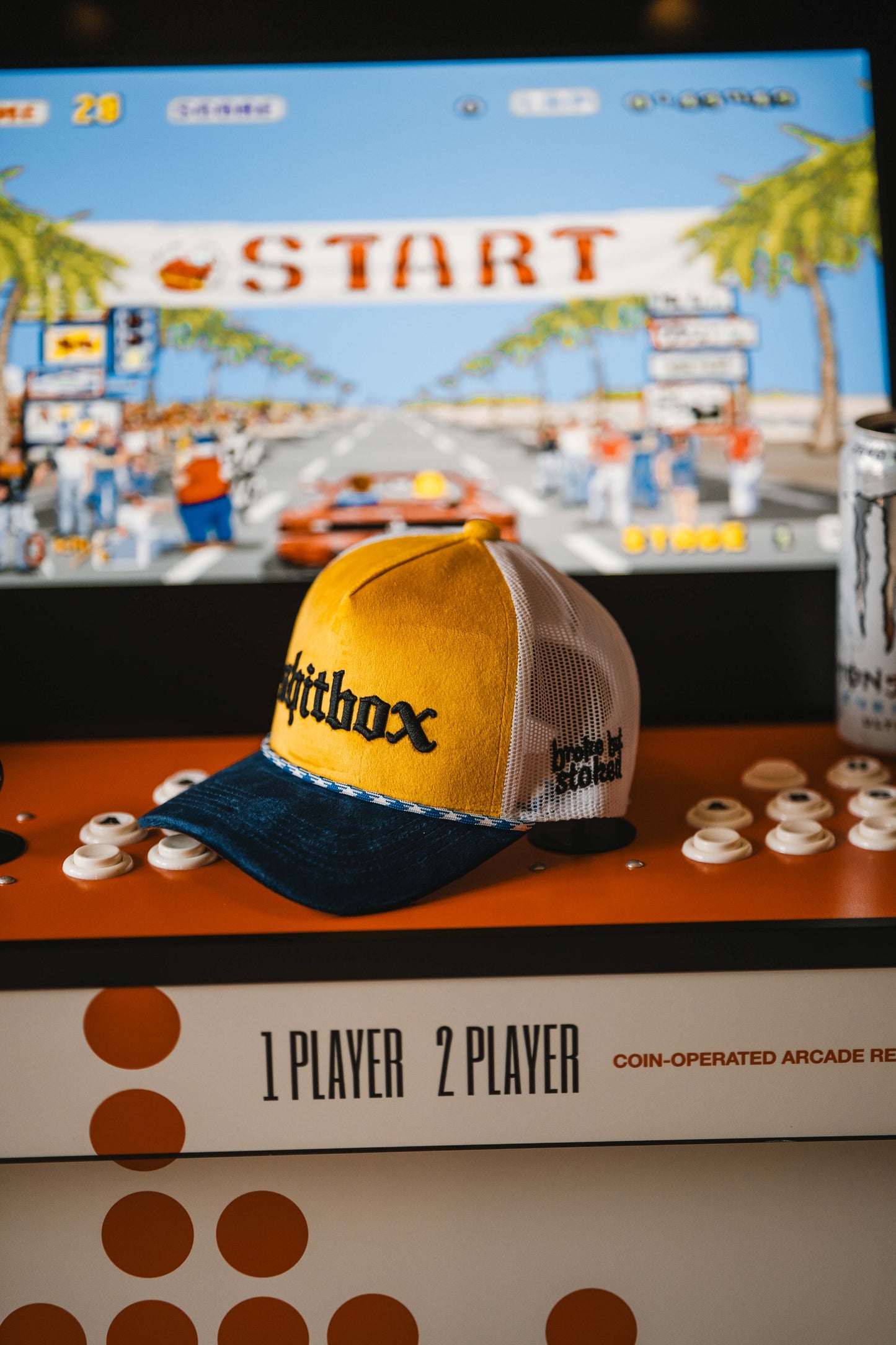 Roaderwear 5-panel keps – Shitbox Boosted Banana (Yellow/Blue/White Mesh)