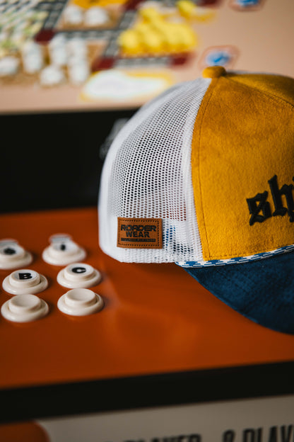 Roaderwear 5-panel keps – Shitbox Boosted Banana (Yellow/Blue/White Mesh)