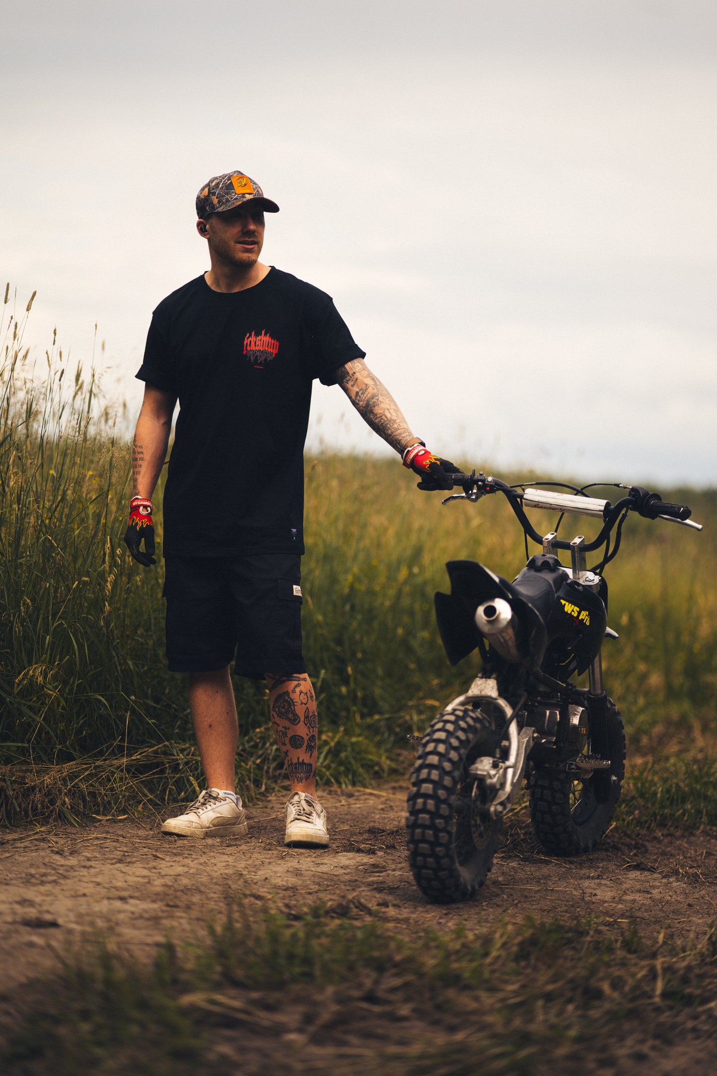 Fckshtup Red Flames Svart Tee