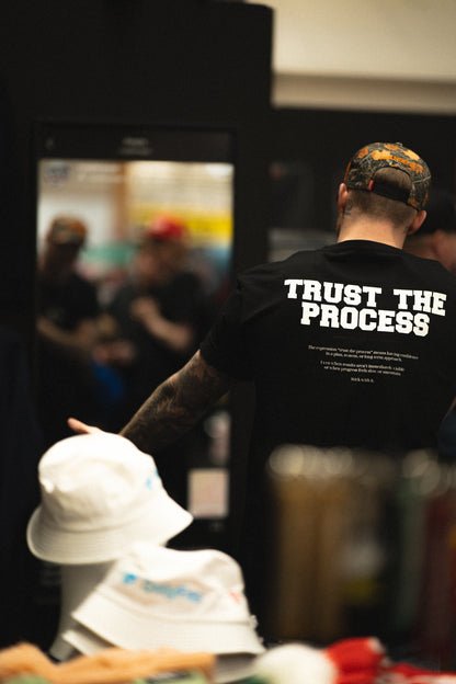 The Roaderwear Trust The Process Tee / T-shirt - Black / Svart