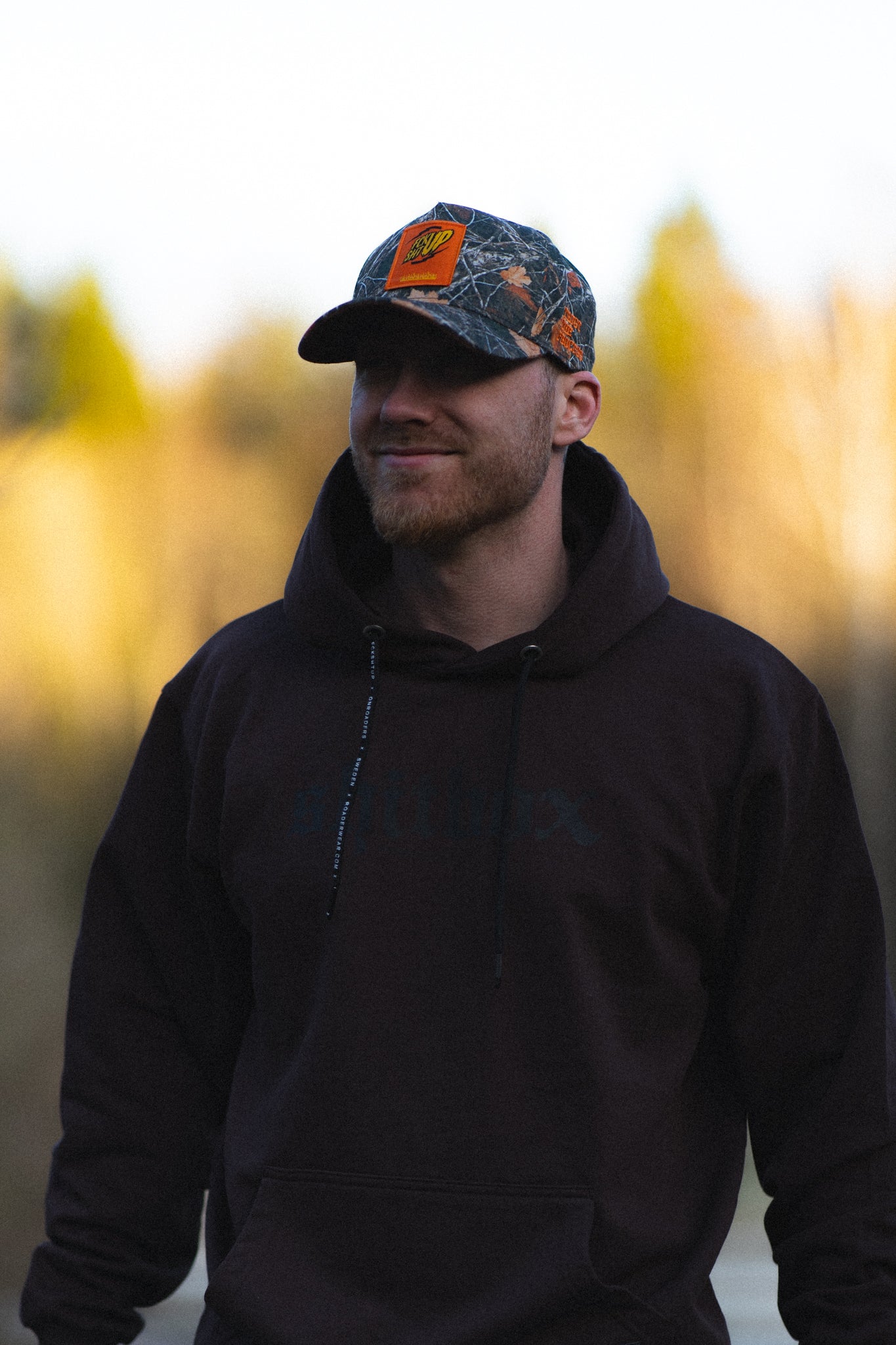 “Shitbox” Hoodie – Brun / Svart