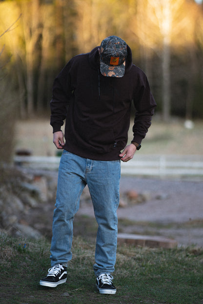 “Shitbox” Hoodie – Brun / Svart