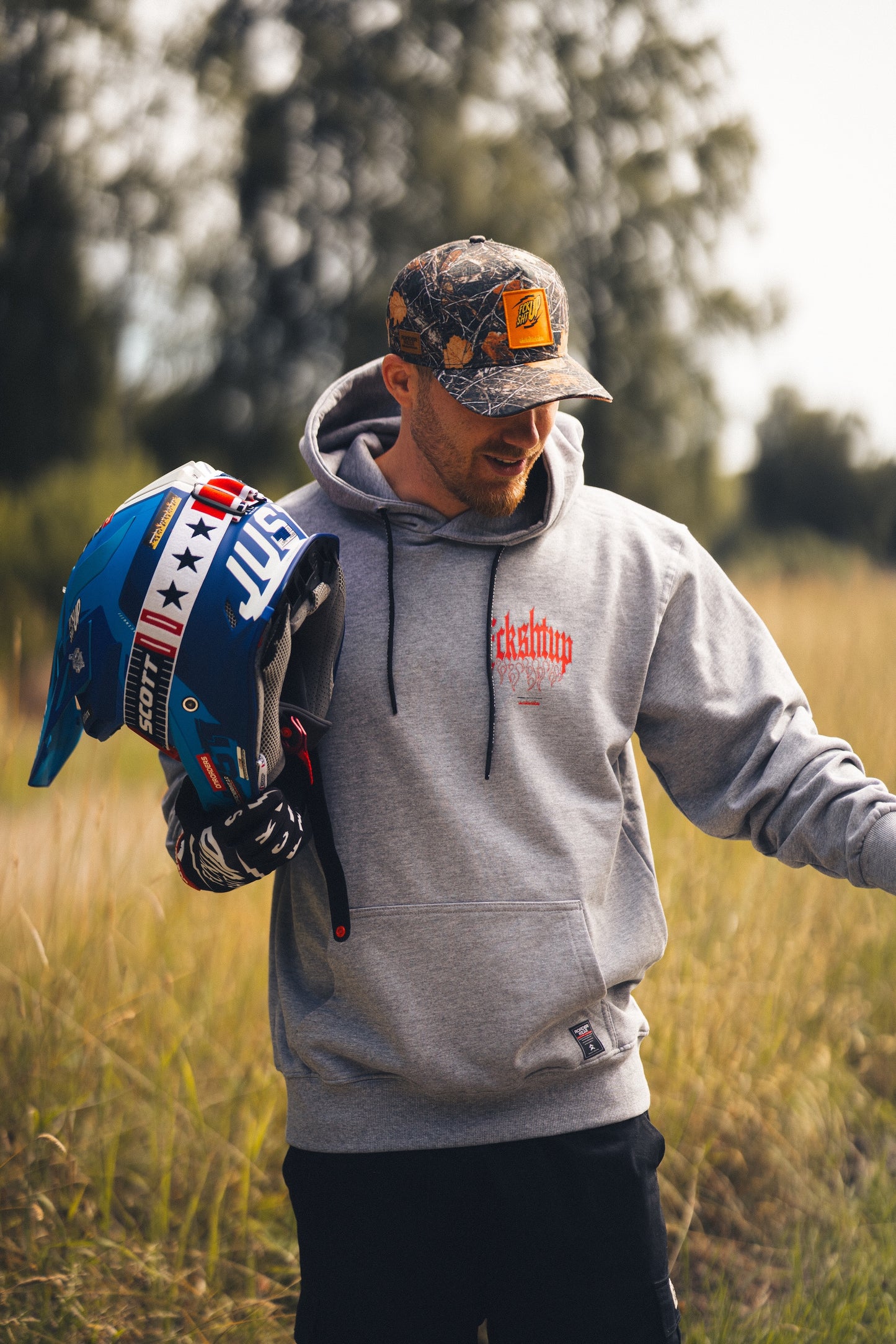 Fckshtup Red Flames Hoodie – Grey / Grå