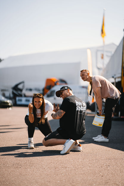 Roaderwear "Shitbox" Tee – Vit / Svart