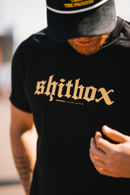 Roaderwear "Shitbox" Tee – Guld / Svart