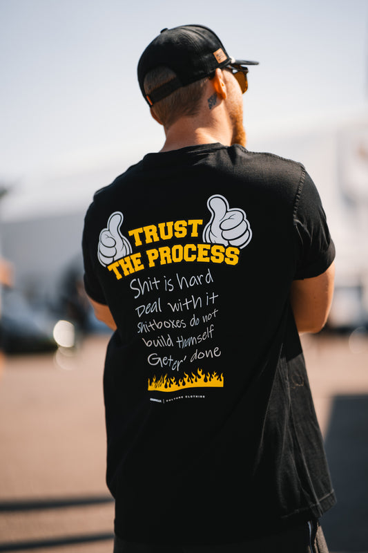 Roaderwear "Trust The Process" Svart Tee / T-shirt - (Front / Back Print)