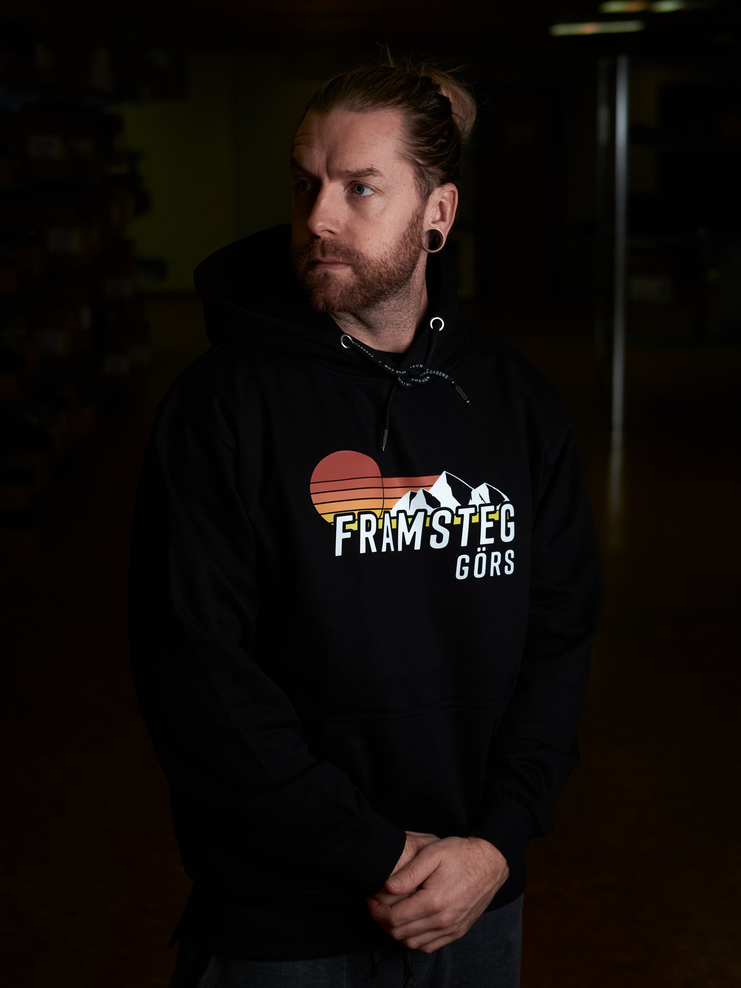 JIM OLOFSSON DRIFTING / JOD HOODIE - FRAMSTEG GÖRS - BLACK